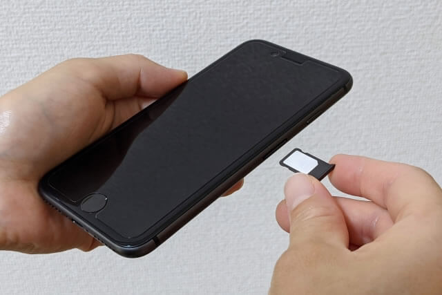 自分でSIMカードは取り出せる？